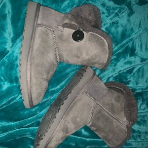 Ugg bailey button boots